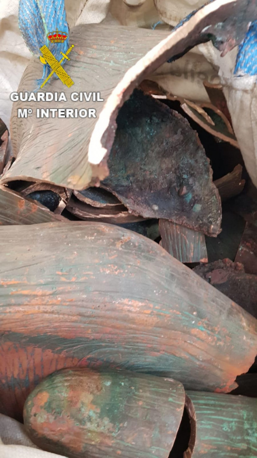 Investigado por intentar vender en Alvedro la escultura Atlante, robada en punta Nariga