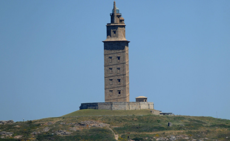 A Torre de Hércules poderase visitar de noite durante o mes de agosto