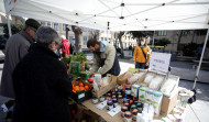 El Mercado Ecológico de la plaza de España desafía el frío y el viento y se celebra una vez más