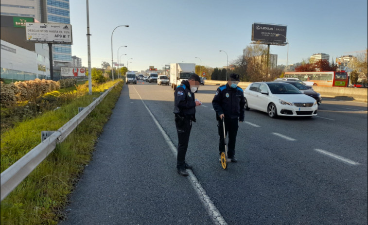 Herido muy grave tras estrellarse contra un camión de basura en Alfonso Molina