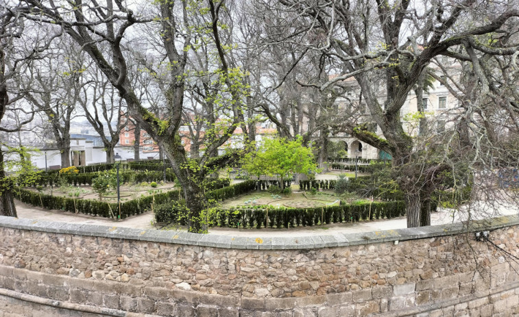 El histórico jardín de San Carlos afronta la fase final de su restauración de seis meses