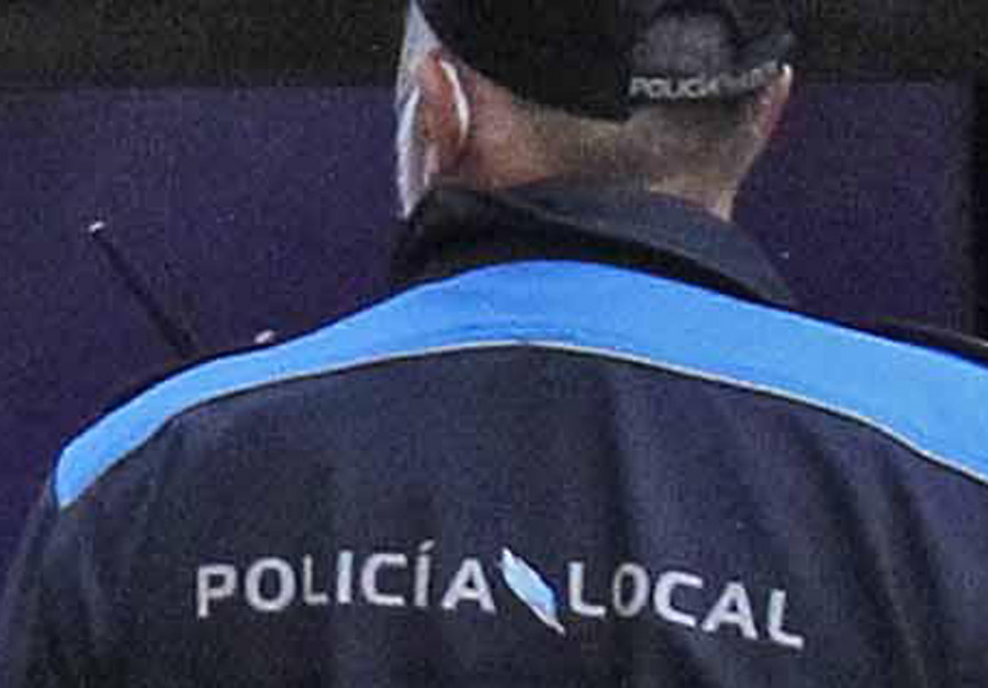 La Policía Local de Cambre recupera en Os Templarios un coche robado en Carballo