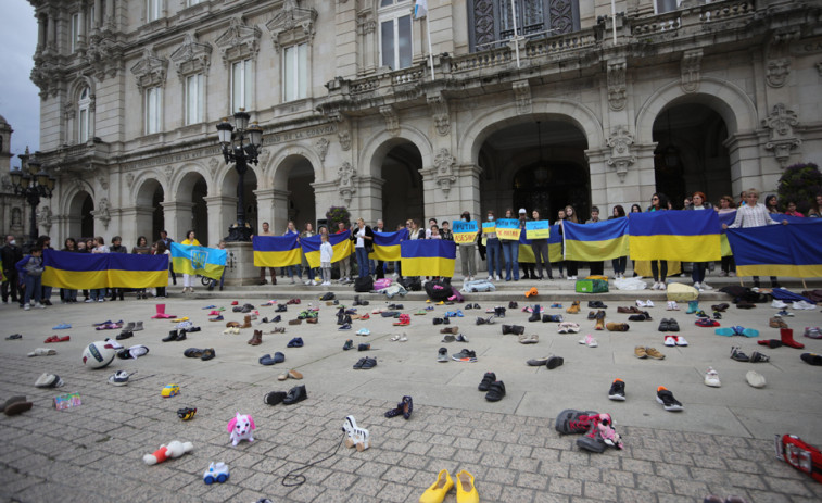Una nueva concentración en María Pita escenifica la masacre que sufre Ucrania