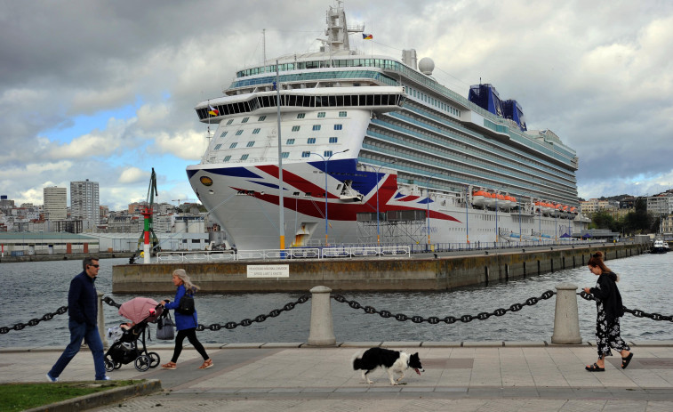 La llegada del “Britannia” da inicio a una Semana Santa marcada por la visita de siete cruceros