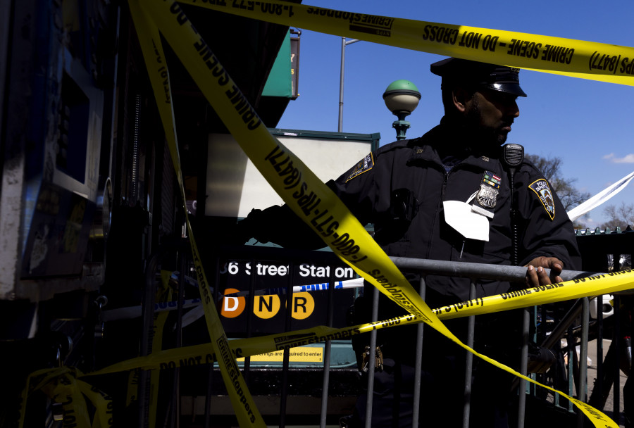 La Policía de Nueva York identifica a un posible autor del ataque en el metro