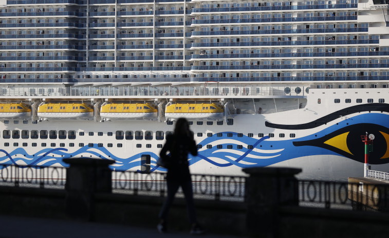 El Puerto de A Coruña recibe cerca de 10.000 viajeros en el puente