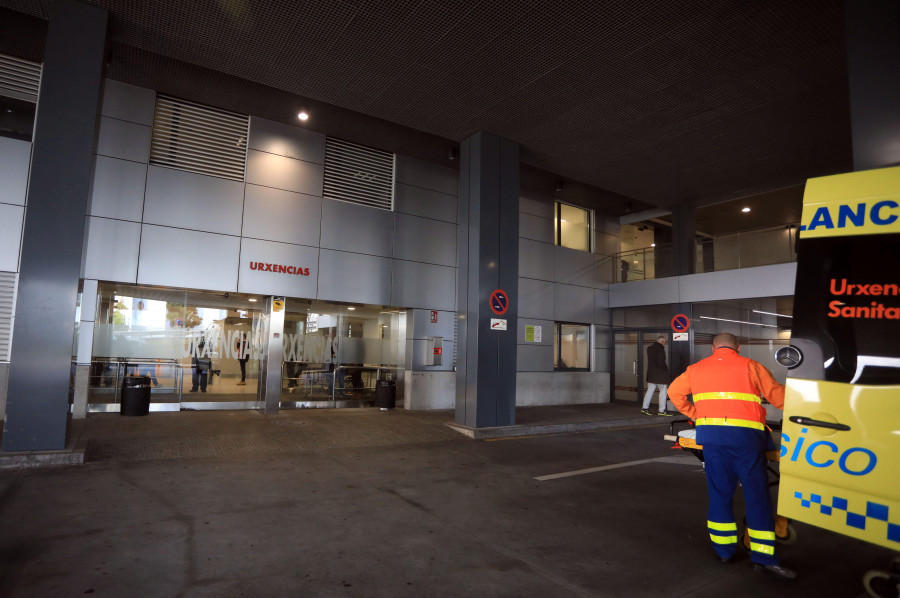 Trasladadas tres personas a un hospital por un incendio en un piso en Arteixo