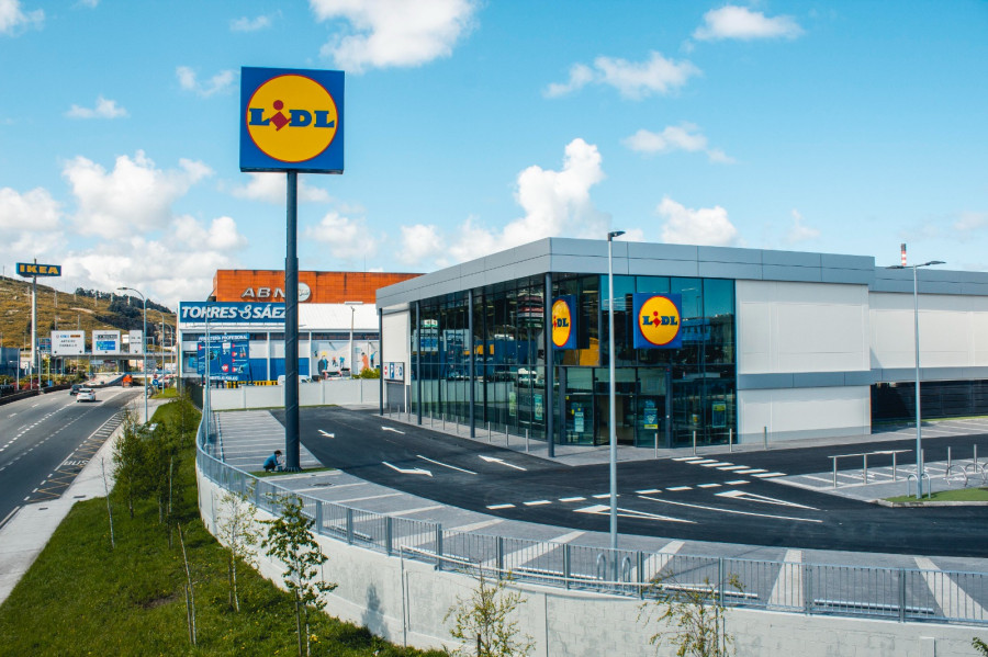 Lidl inaugura su tienda de A Grela, un edificio sostenible de casi 1.500 m2