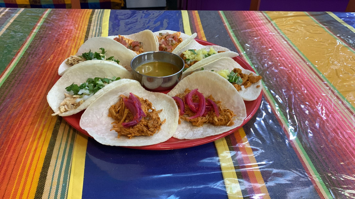Los Farolitos 2