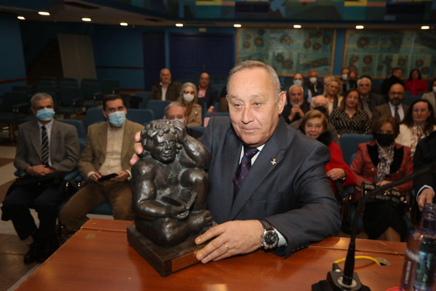José Eugenio Fernández Barallobre gana el premio Fernando Arenas 2022