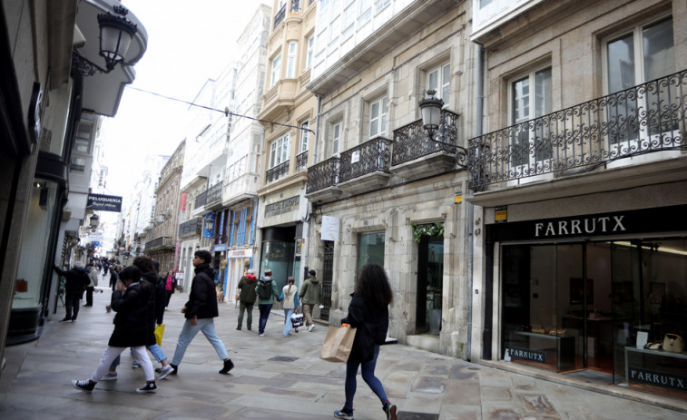 El comercio de A Coruña encara la campaña navideña tras un año sin excesos