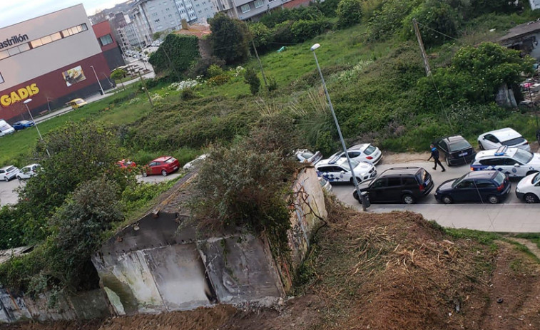 La Policía interviene de nuevo en las casas ruinosas de O Castrillón