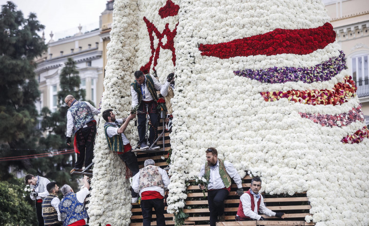 Veintidós alfombristas gallegos tejerán el manto para la fiesta de la Mare de Déu de Valencia