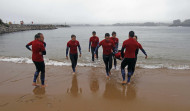 Comienza la carrera por hacerse con los socorristas de cara a la temporada de baño de este verano