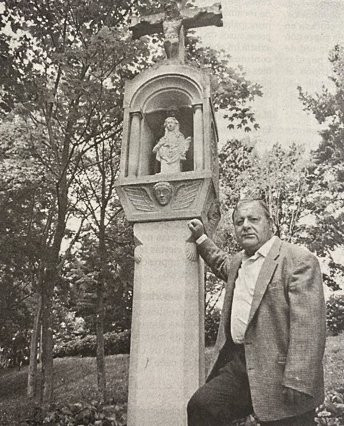 Rogelio Alvarez Sardina, tallista del ayuntamiento