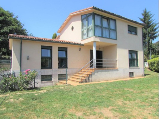 Chalet en Bergondo