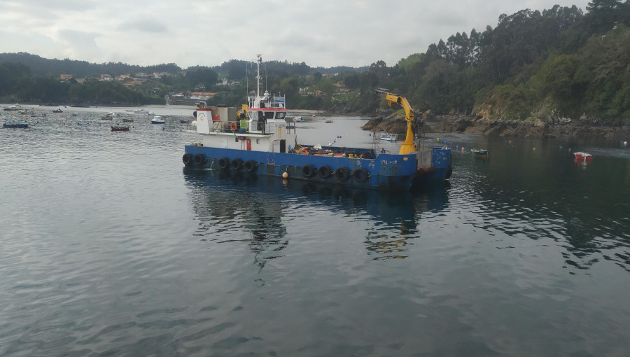 La Xunta inicia las obras de dragado del puerto de Lorbé