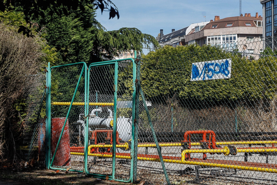 Los vecinos de Matogrande pedirán un parque para mayores en los antiguos terrenos de Naturgy