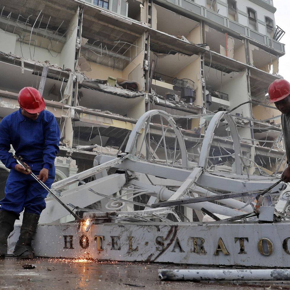 Tres muertos al derrumbarse un edificio en La Habana Vieja