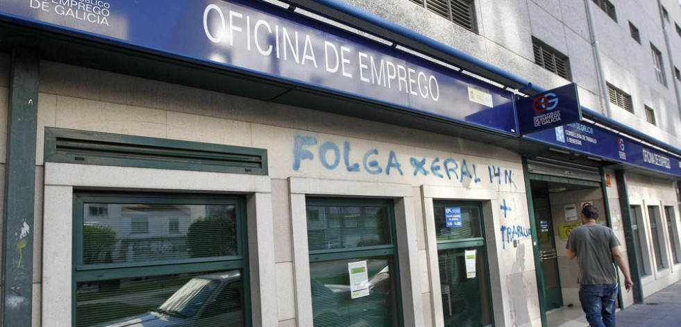 El paro baja en Galicia en 1.600 personas hasta junio y se crean 13.900 empleos