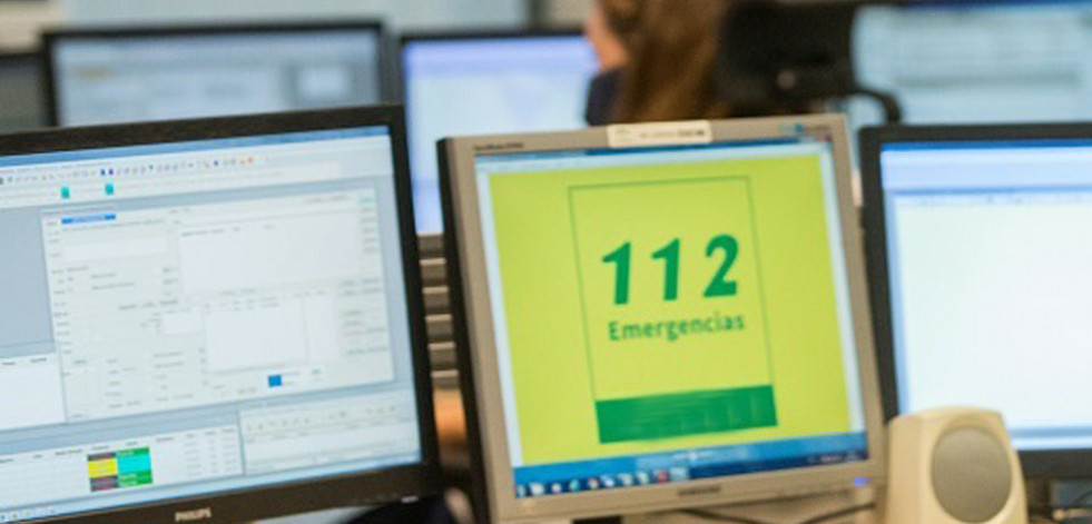 Largas retenciones en la A-55 tras dar un coche varias vueltas de campana en Mos