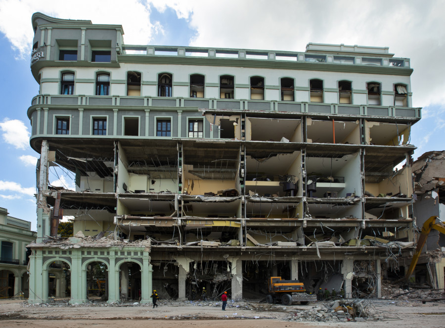 El joven gallego herido en la explosión de La Habana experimenta cierta "recuperación dentro de la gravedad"