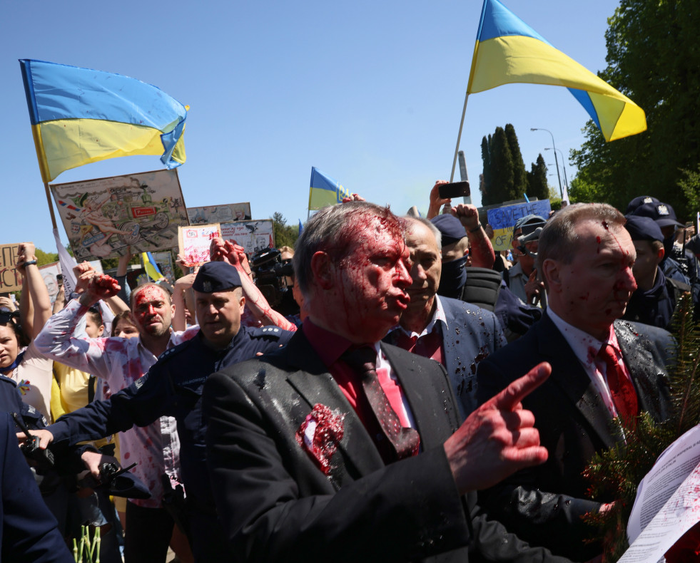El embajador ruso en Polonia, Siergiej Andriejew, atacado con pintura roja