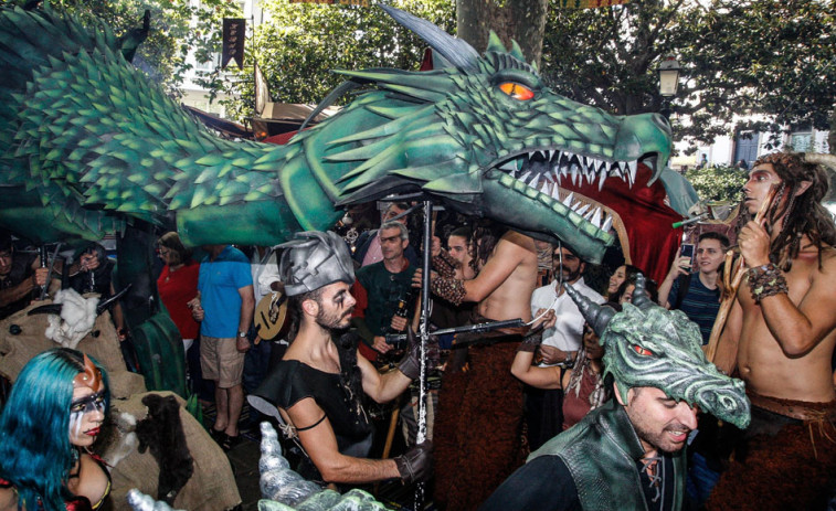 La alcaldesa promete pactar con los vecinos los detalles de la feria medieval
