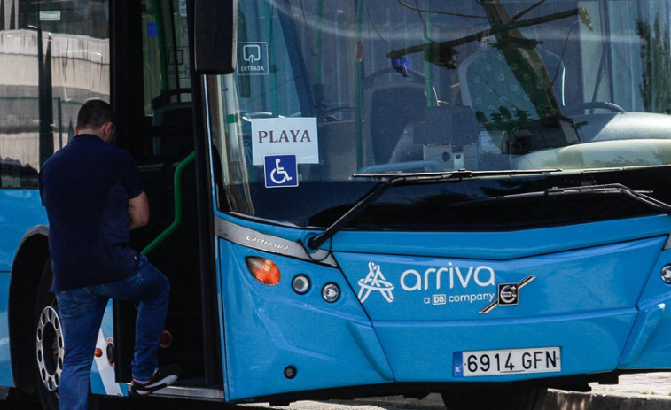 El servicio de autobús a las playas de Arteixo empezará a funcionar el 12 de junio