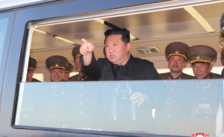 Corea del Norte reporta 21 muertes por covid, en el 