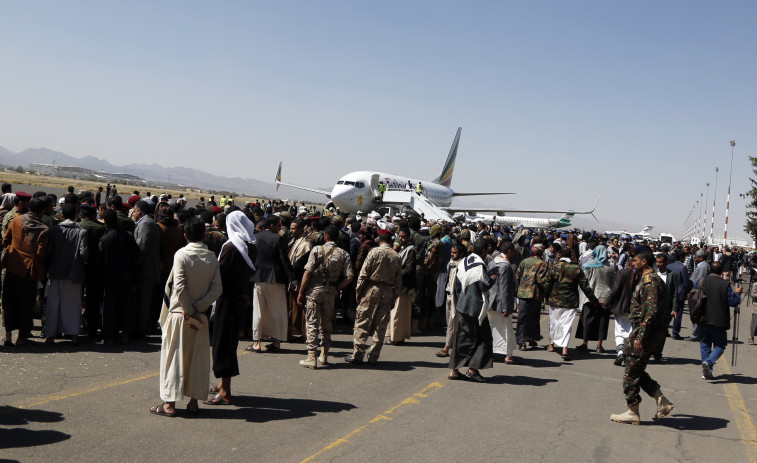 Reabre el aeropuerto de Saná para vuelos comerciales tras 6 años cerrado