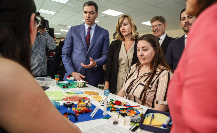 Sánchez anuncia una inversión de 1.238 millones para modernizar la FP