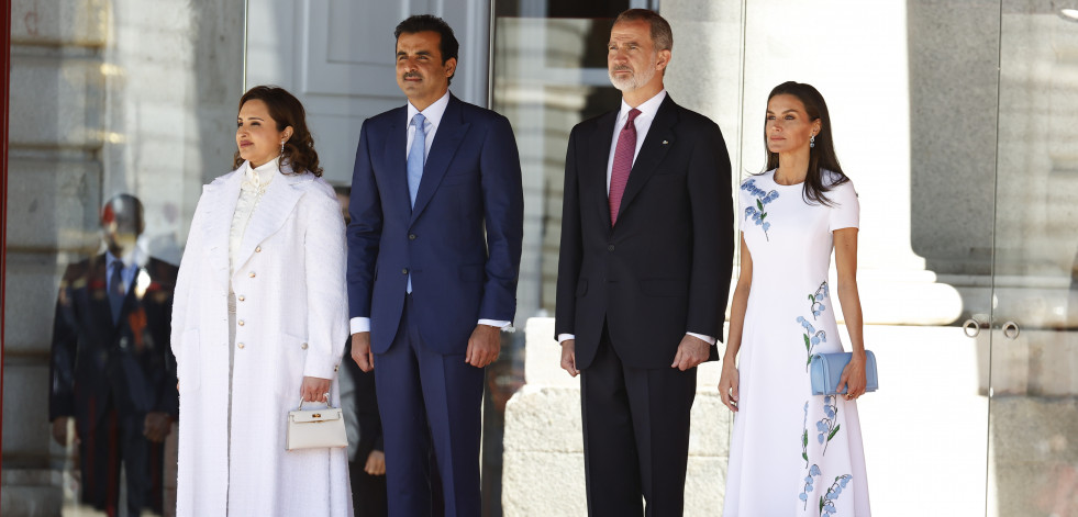Los reyes reciben al emir de Catar y su esposa en el Palacio Real