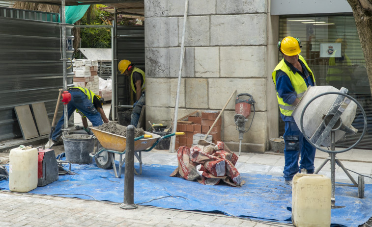 Solo 17 personas entran en el mercado laboral en Galicia por cada 100 en edad de abandonarlo