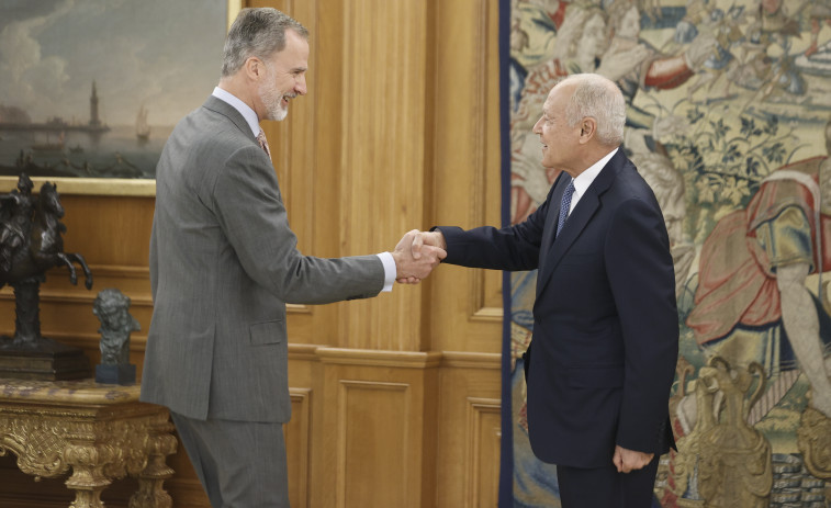 Felipe VI se reúne con el secretario general de la Liga Árabe