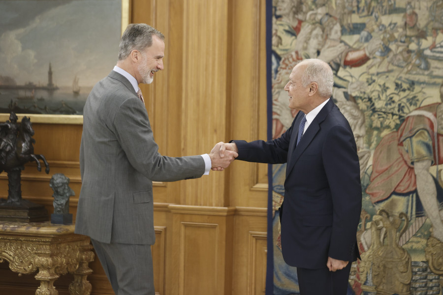 Felipe VI se reúne con el secretario general de la Liga Árabe
