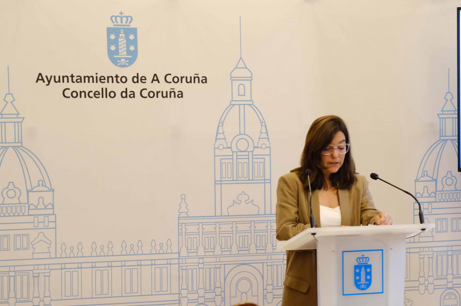 La regidora de A Coruña pide trabajar para poner a Galicia en el "mapa del progreso" y no por la visita del rey emérito