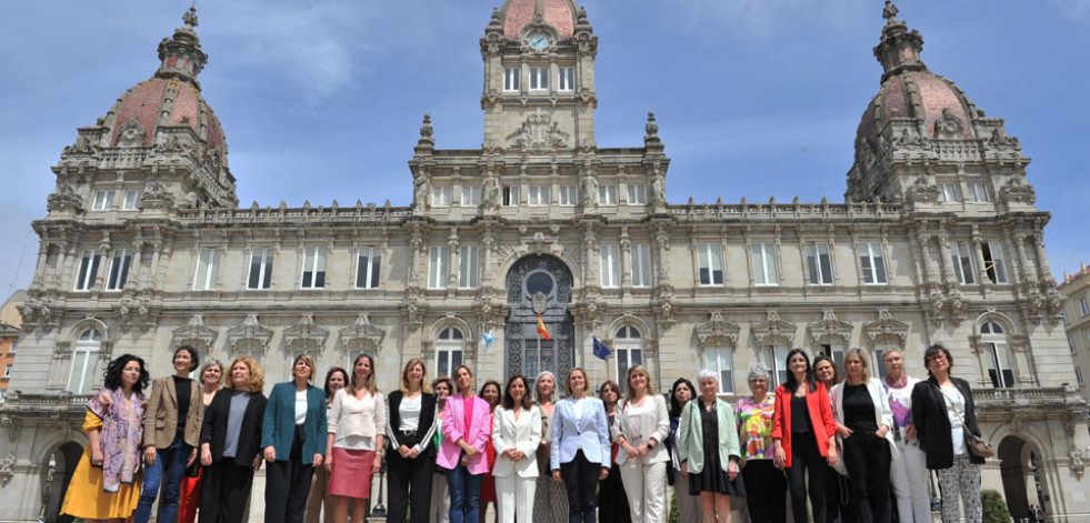 Más de 30 alcaldesas firman en A Coruña un manifiesto a favor de la igualdad