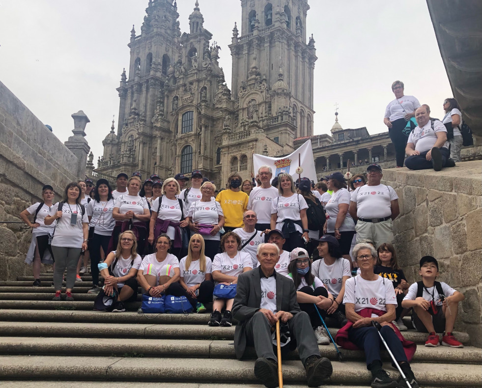 Un valgués de 94 años culmina el Camino de Santiago junto con otros 120 peregrinos del municipio pontevedrés