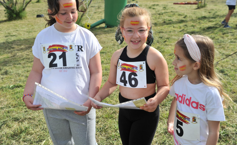 Cerca de un centenar de niños participan en la carrera de orientación del Día de las Fuerzas Armadas