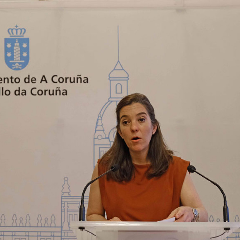 La alcaldesa, Inés Rey, en una rueda de prensa ofrecida en María Pita  martín regueiro