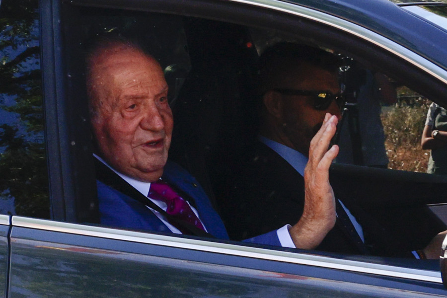 Juan Carlos I vuelve a pisar la Zarzuela para ver a Felipe VI y la familia