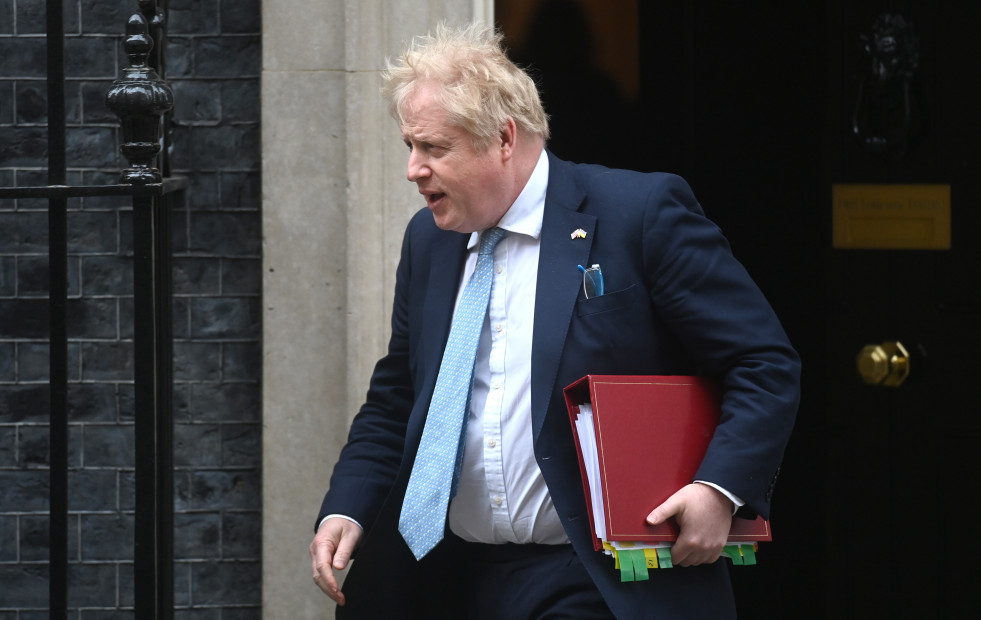 Asistentes describen fiestas caóticas en Downing Street aprobadas por Johnson