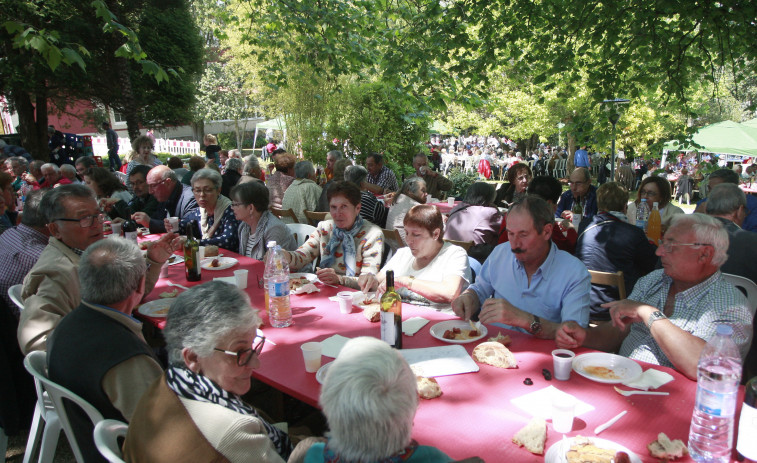 Oleiros celebra su romería de As Merendiñas este sábado en el jardín de As Torres de Santa Cruz