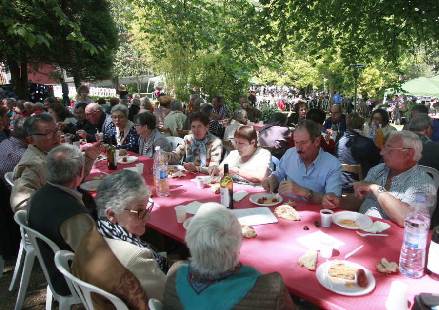 Oleiros celebra su romería de As Merendiñas este sábado en el jardín de As Torres de Santa Cruz