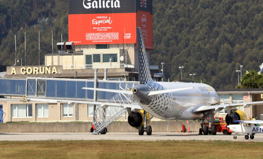 Alvedro despide la ruta a Valencia operada por Vueling y Volotea ya vuela a Menorca