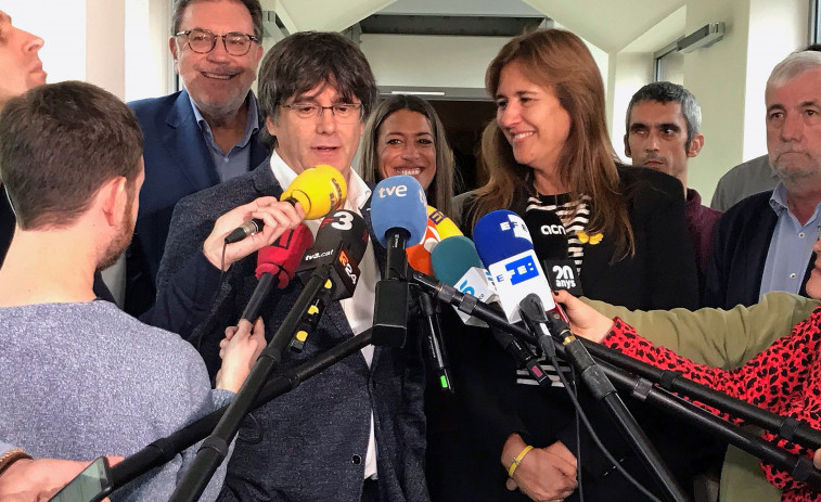 Puigdemont cede el testigo como líder de JxCat al tándem Borràs-Turull