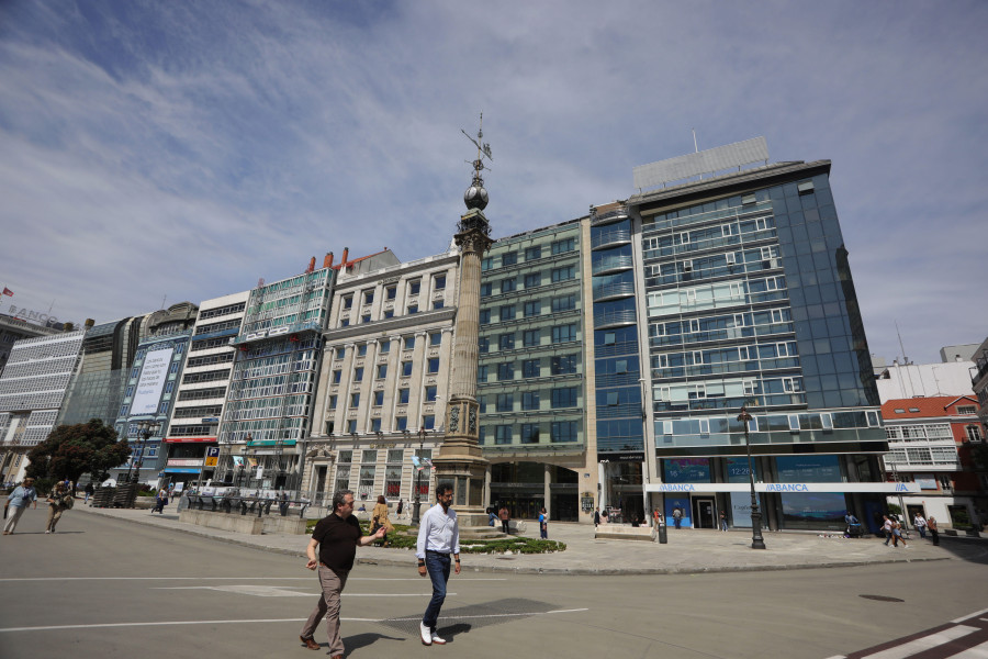 Detienen a un hombre por un supuesto delito de violencia machista en el Obelisco