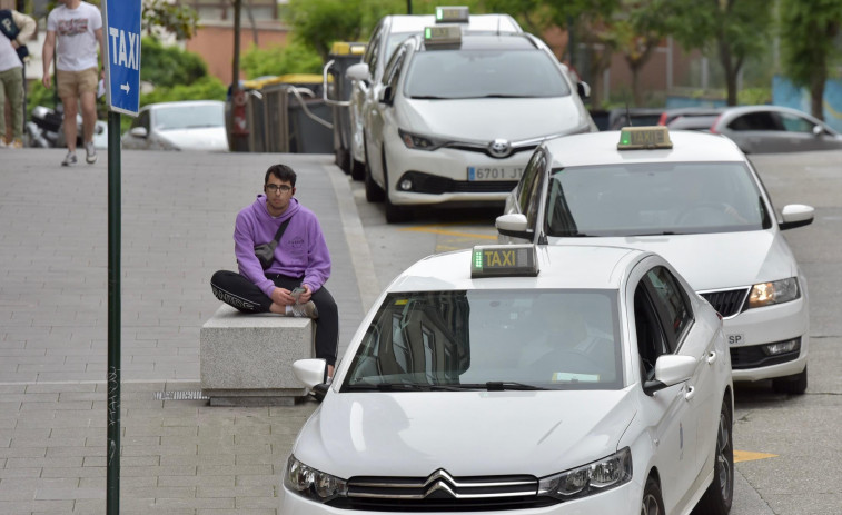 El sector del taxi muestra su asombro tras el anuncio de colaboración por parte de Cabify