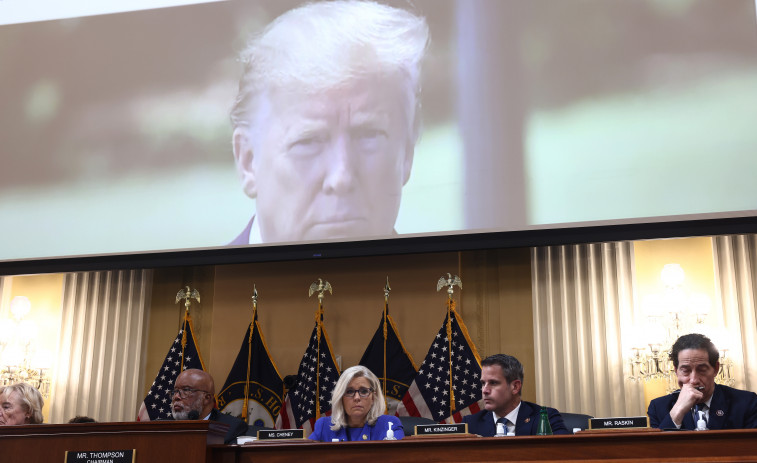 Trump arremete contra el comité que investiga el asalto al Capitolio